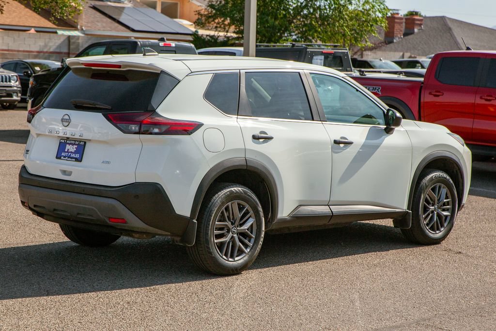 Used 2023 Nissan Rogue S AWD/4WD image 5