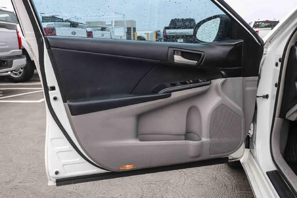 Used 2012 Toyota Camry LE FWD image 20