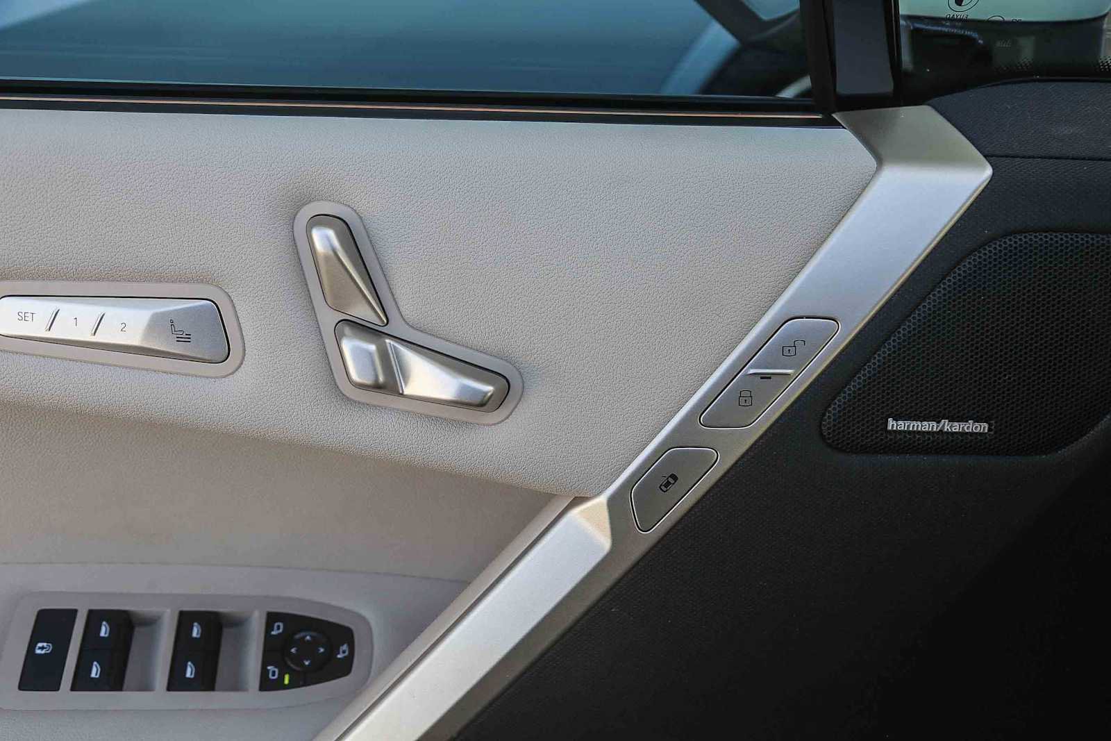 Certified 2025 BMW iX xDrive50 image 19