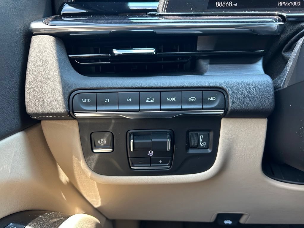 Used 2022 Cadillac Escalade Premium Luxury w/ Performance Package AWD/4WD image 54