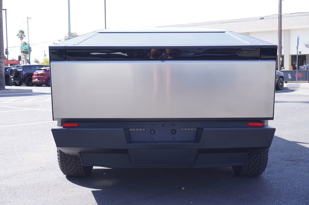 Used 2025 Tesla Cybertruck AWD Crew Cab image 4