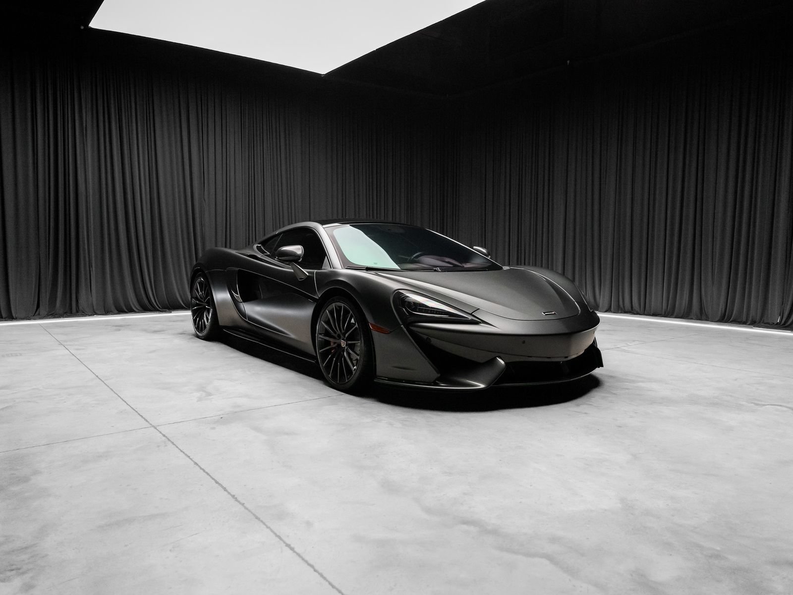 Used 2017 McLaren 570S RWD image 4