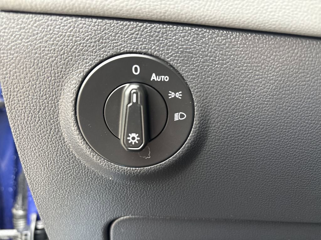 Used 2023 Volkswagen Taos SE image 13