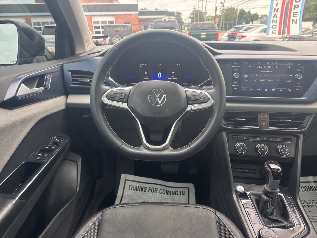 Used 2022 Volkswagen Taos SE w/ Panoramic Sunroof Package AWD/4WD image 14