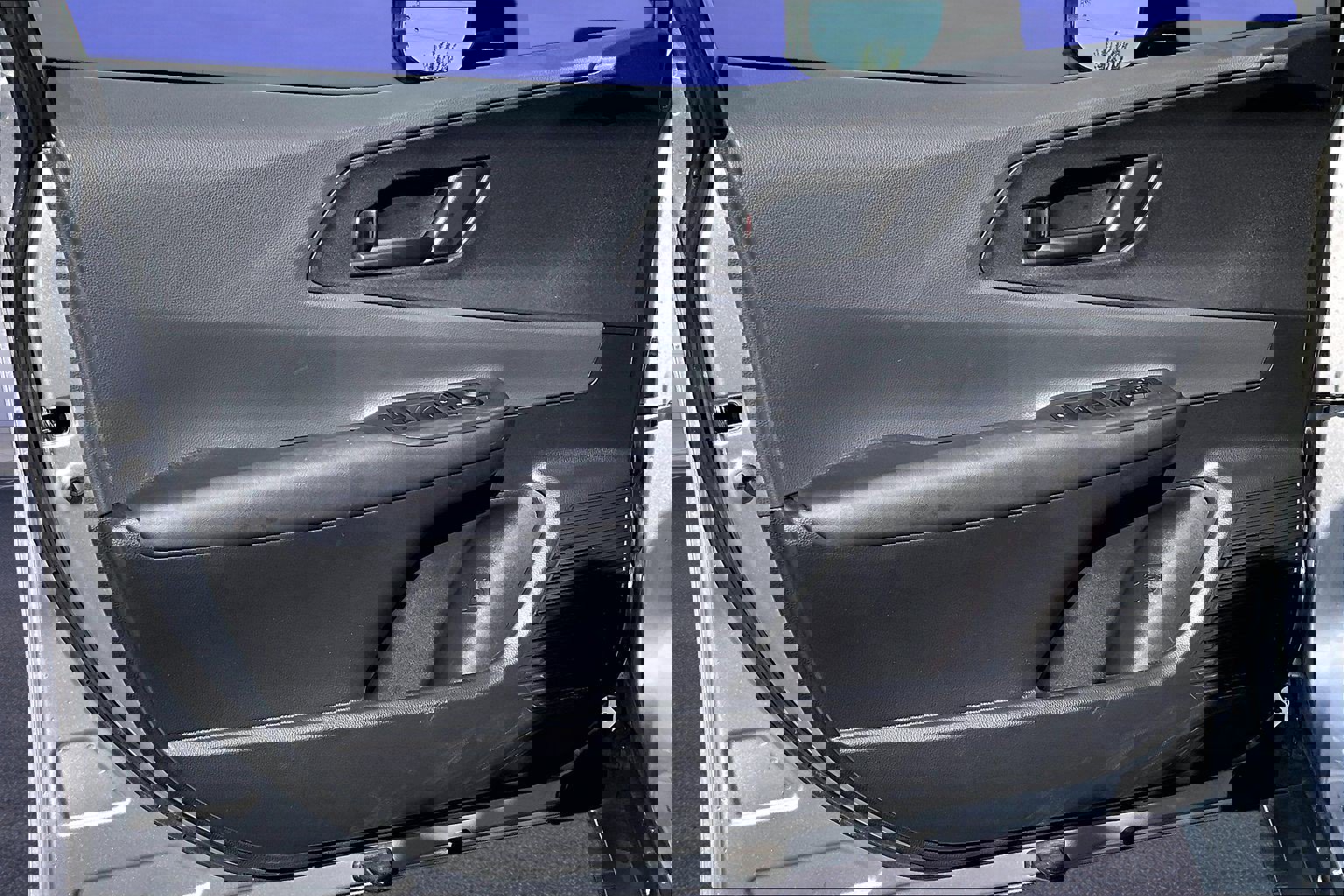 Used 2024 Toyota Prius LE AWD/4WD image 20