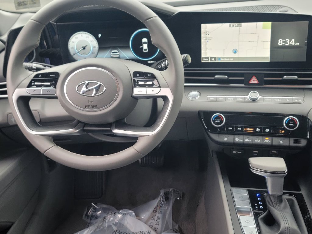 Used 2023 Hyundai Elantra SEL w/ Convenience Package FWD image 19