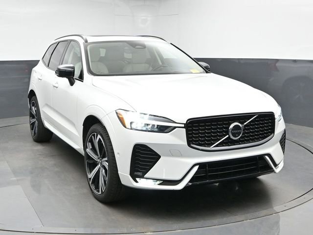 Used 2023 Volvo XC60 B5 Ultimate w/ Protection Package Premier AWD/4WD image 2