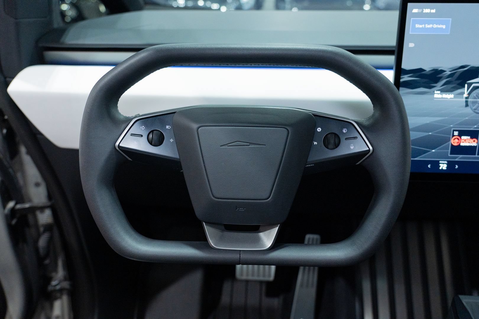 Used 2024 Tesla Cybertruck AWD Crew Cab image 37