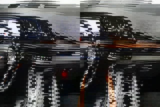 Used 2021 Cadillac Escalade Premium Luxury image 15