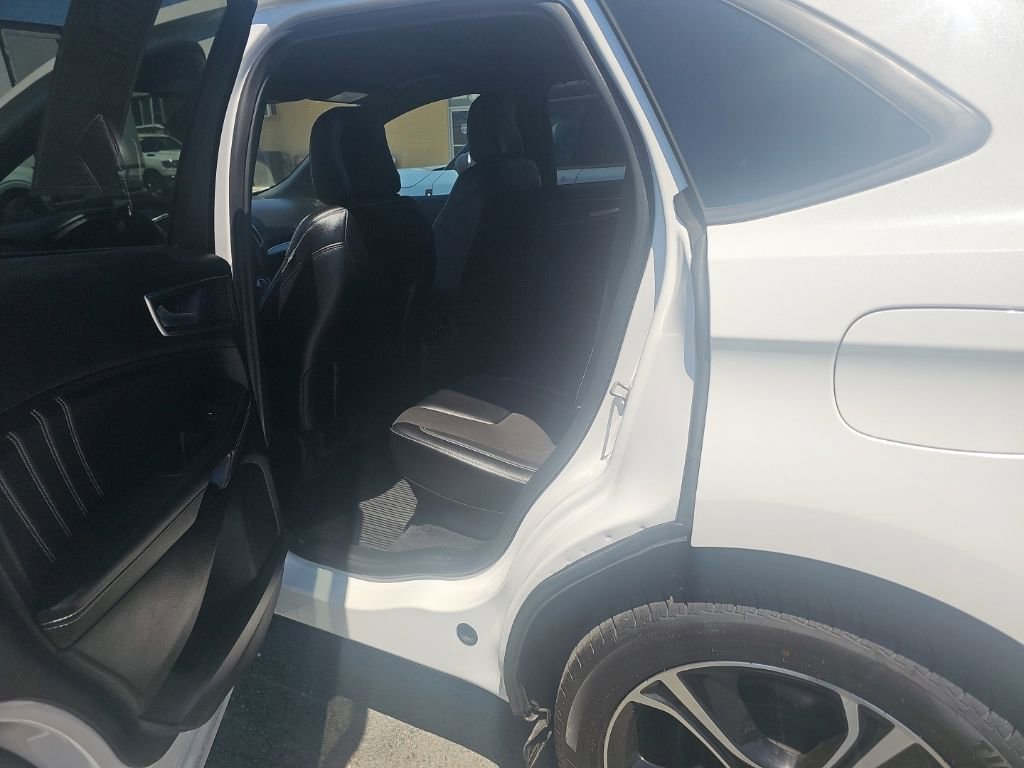 Used 2023 Ford Edge ST w/ Cargo Accessory Package AWD/4WD image 7