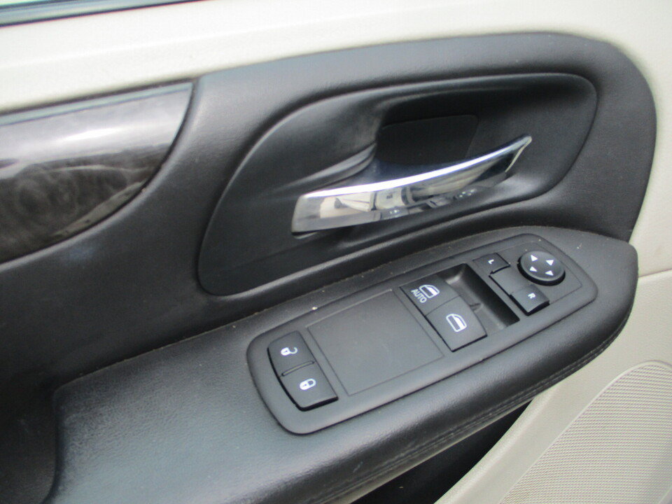 Used 2013 RAM C/V Tradesman FWD image 25