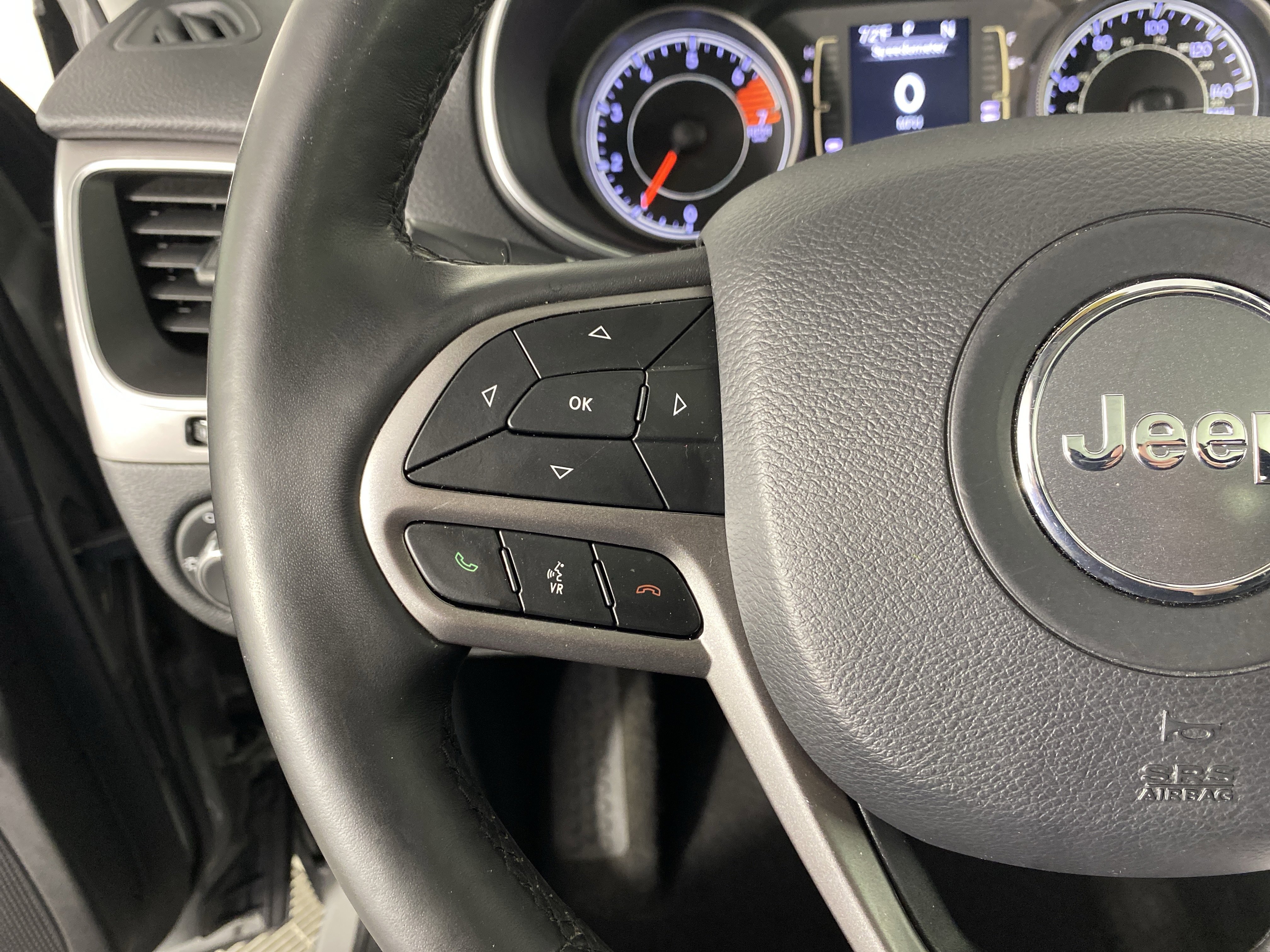 Used 2020 Jeep Cherokee Latitude Plus w/ Comfort/Convenience Group image 36