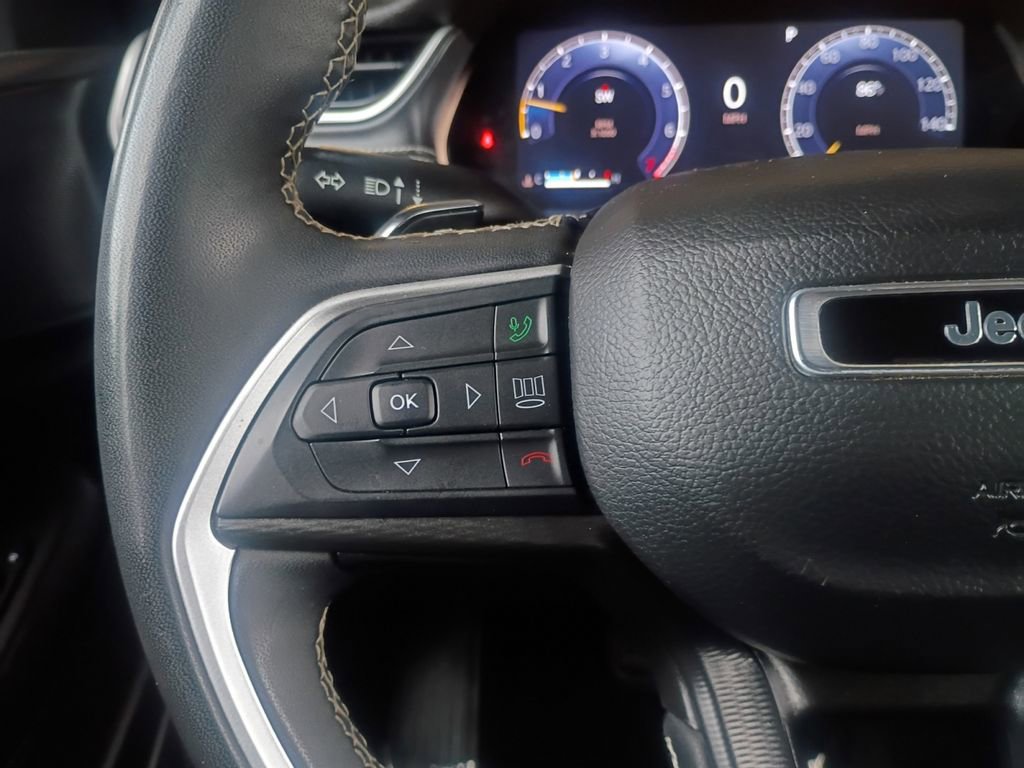 Used 2023 Jeep Grand Cherokee L Laredo AWD/4WD image 11