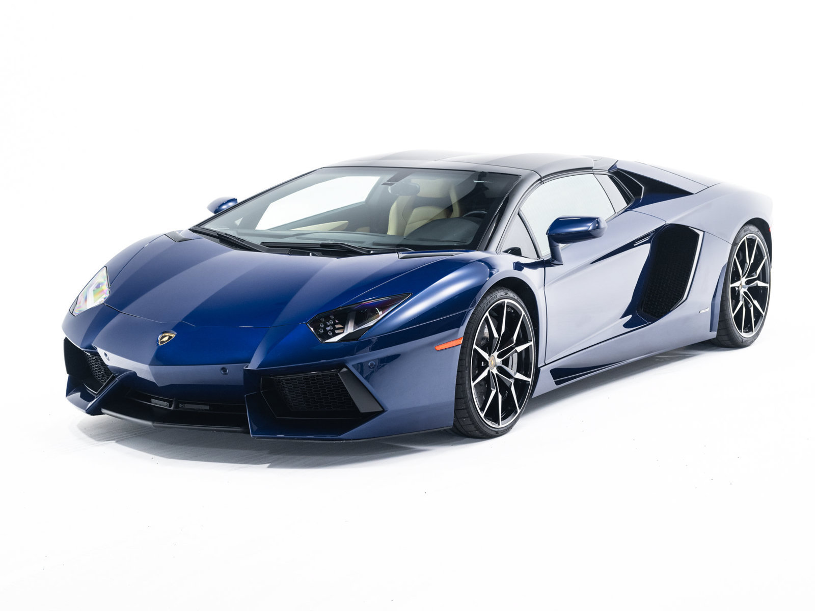Used 2013 Lamborghini Aventador LP 700-4 AWD/4WD image 2