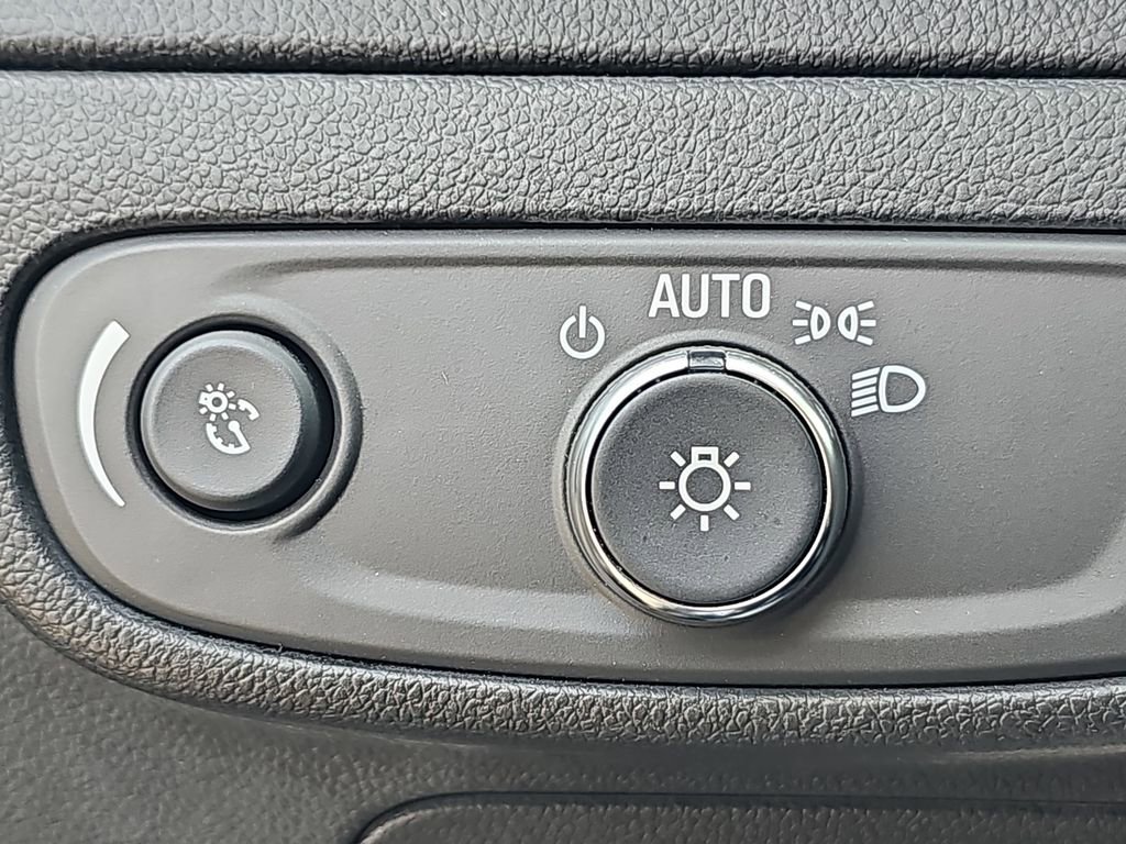 Used 2023 Chevrolet Bolt EUV Premier w/ Sun & Sound Package image 29