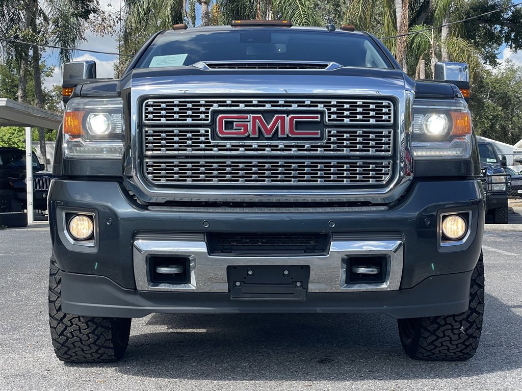 Used 2019 GMC Sierra 2500 Denali w/ Duramax Plus Package image 8