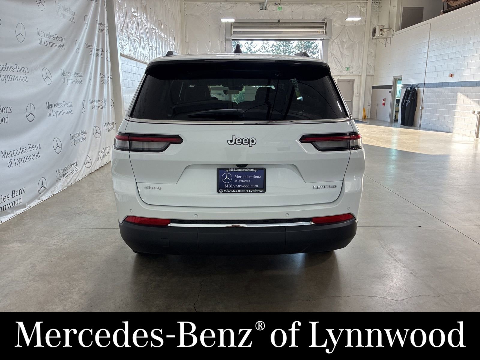 Used 2025 Jeep Grand Cherokee L Limited image 5