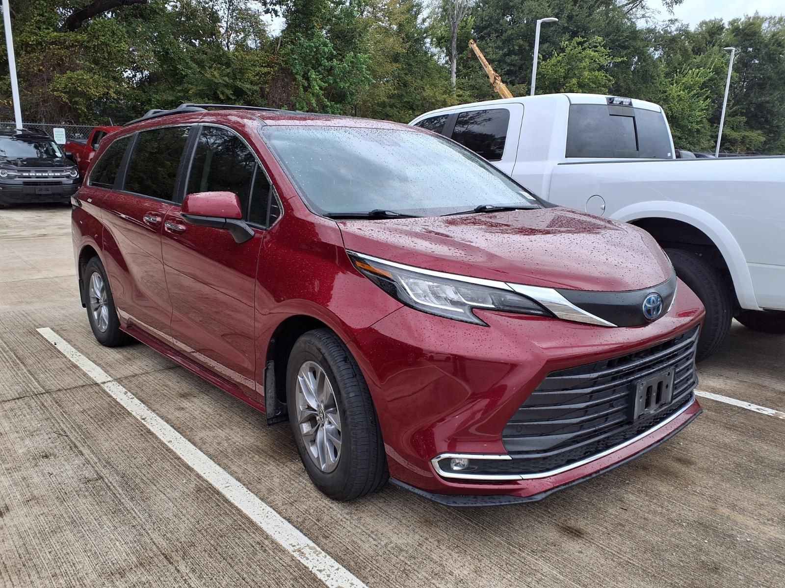 Used 2023 Toyota Sienna XLE