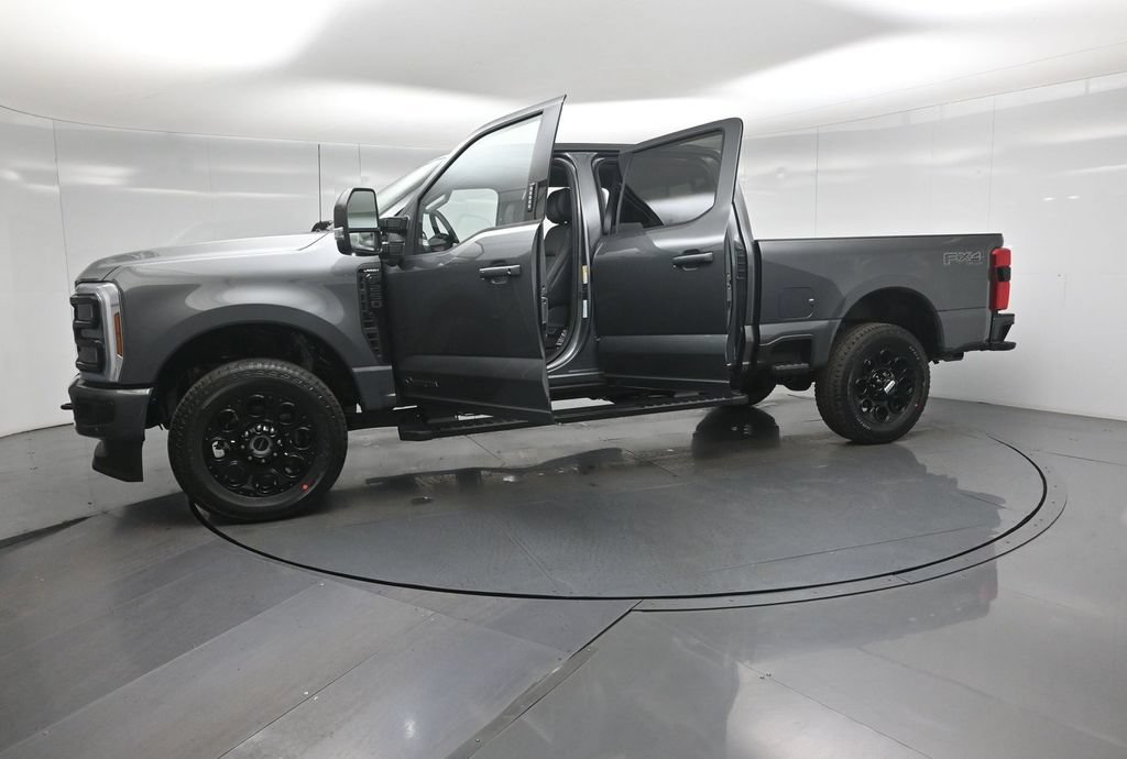 New 2026 Ford F250 Lariat w/ Black Appearance Package AWD/4WD image 34