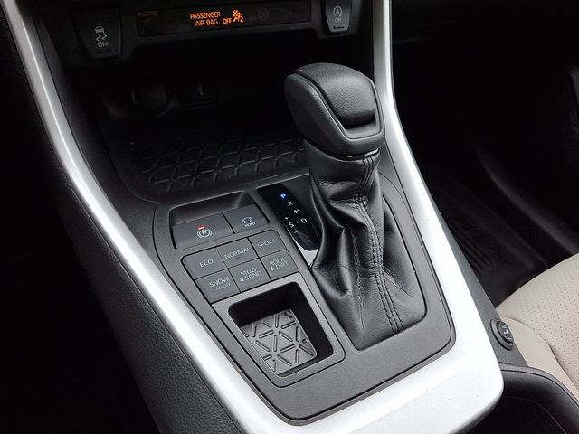 Used 2022 Toyota RAV4 XLE w/ Convenience Package AWD/4WD image 15