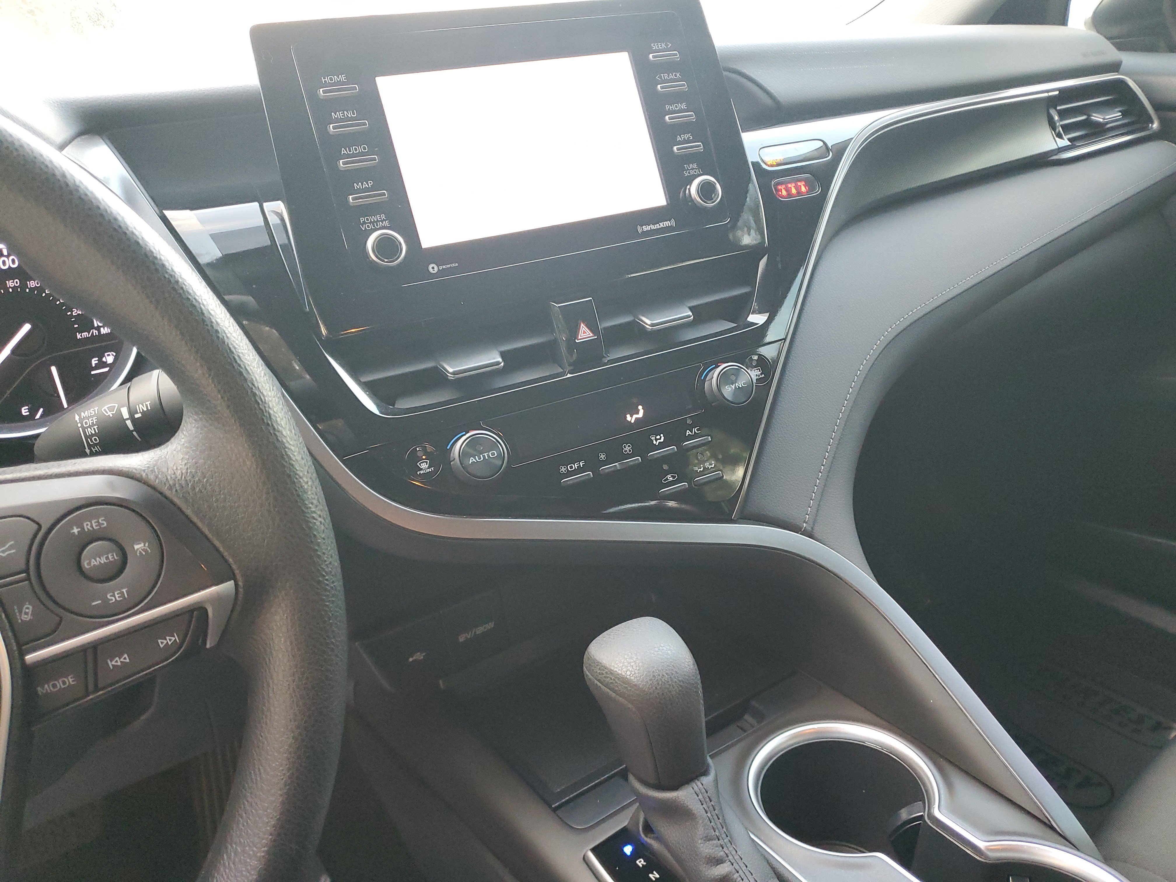 Used 2022 Toyota Camry LE image 26