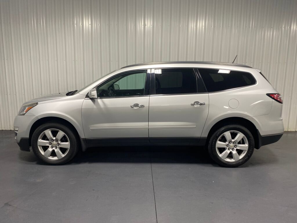 Used 2017 Chevrolet Traverse LT w/ Style and Technology Package image 20