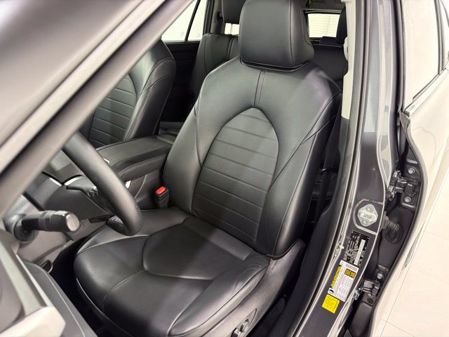 Used 2021 Toyota Highlander XLE AWD/4WD image 13