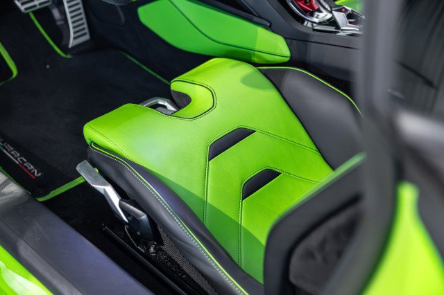 Used 2022 Lamborghini Huracan EVO RWD image 33