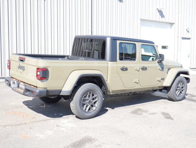 Used 2025 Jeep Gladiator Sport AWD/4WD image 8