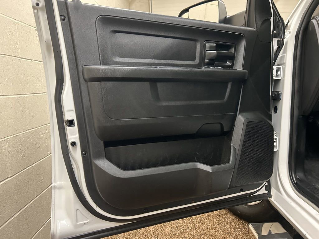 Used 2019 RAM 1500 Tradesman w/ Chrome Appearance Group image 12