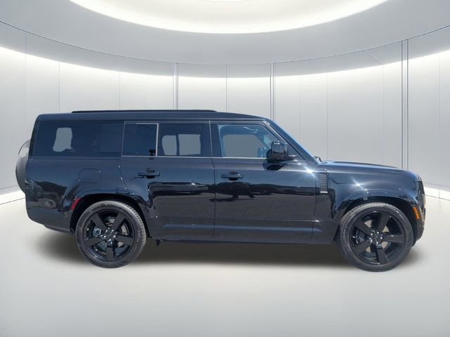 New 2026 Land Rover Defender 130 X-Dynamic SE image 6