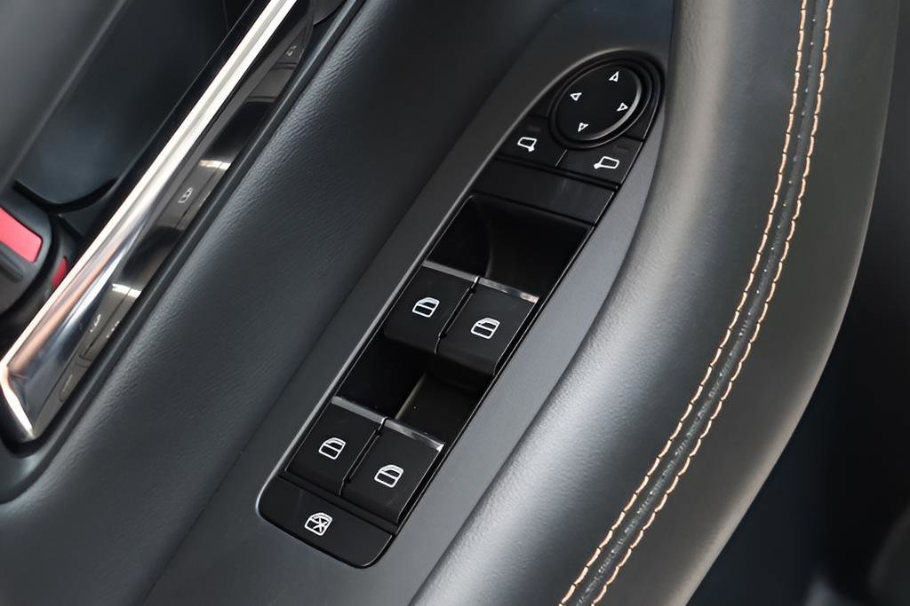 New 2025 MAZDA CX-70 Plug-In Hybrid w/ Premium Pkg AWD/4WD image 18