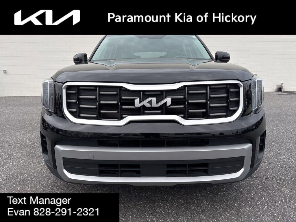 Used 2023 Kia Telluride S image 2