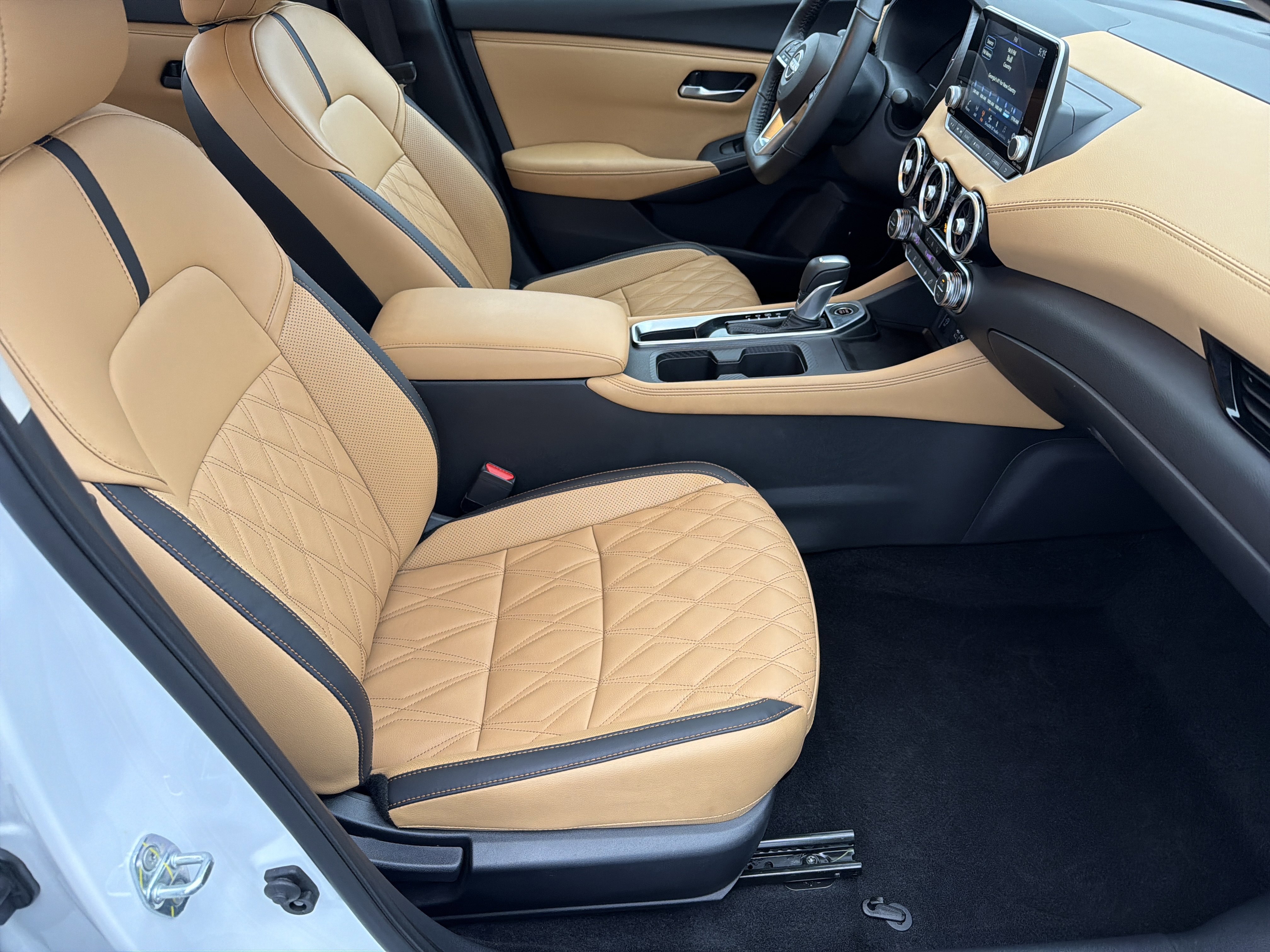 Used 2024 Nissan Sentra SV w/ SV Premium Package image 13