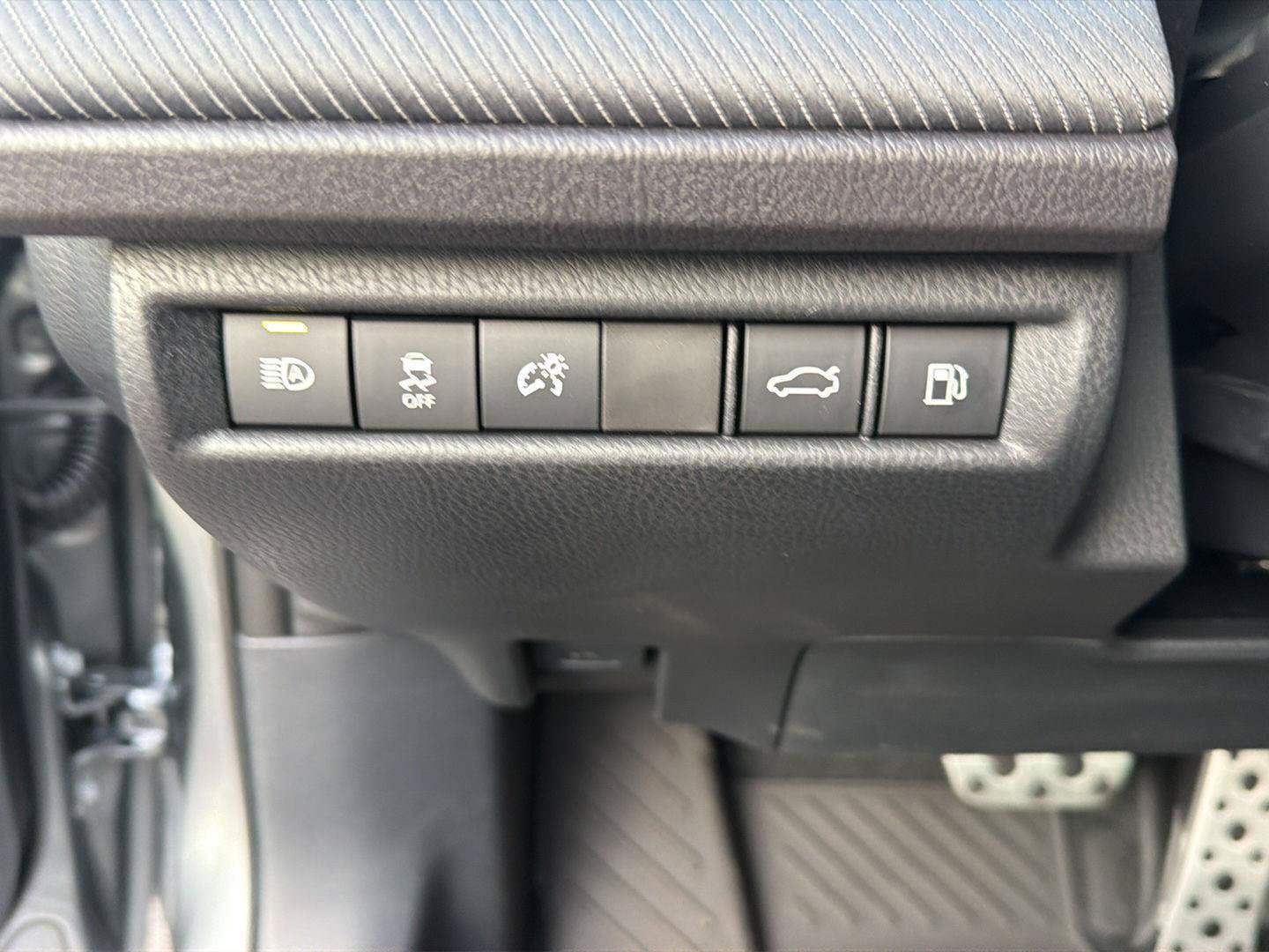 New 2026 Toyota Camry SE w/ Convenience Package FWD image 19