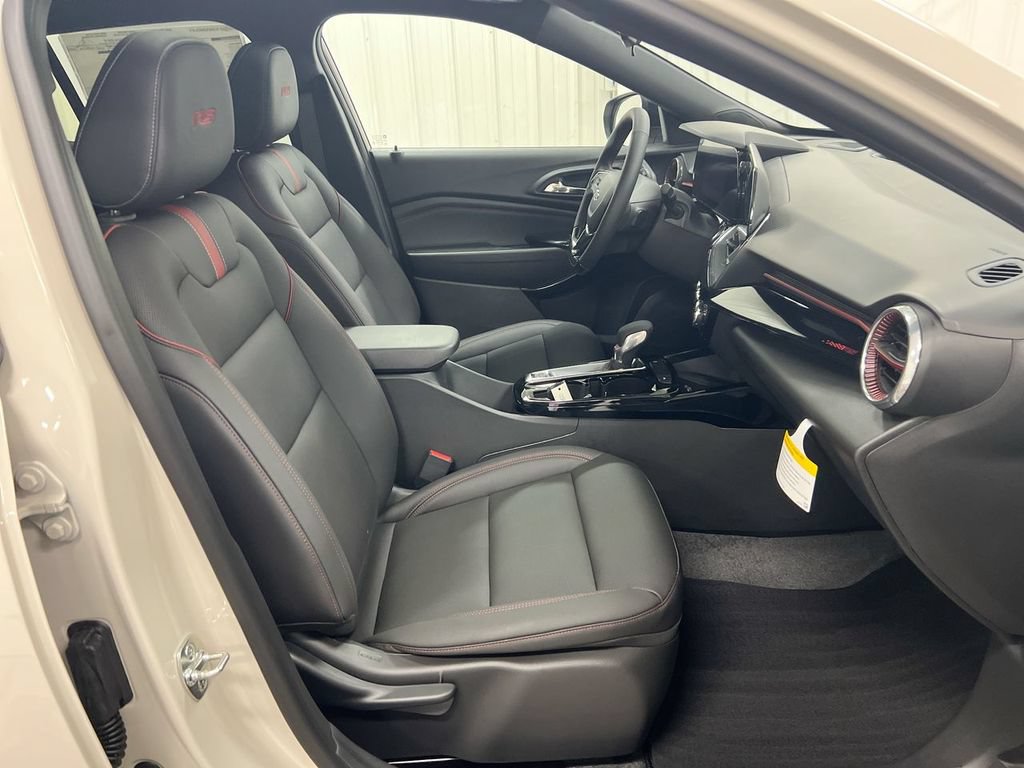 New 2026 Chevrolet Trax RS w/ Sunroof Package FWD image 22