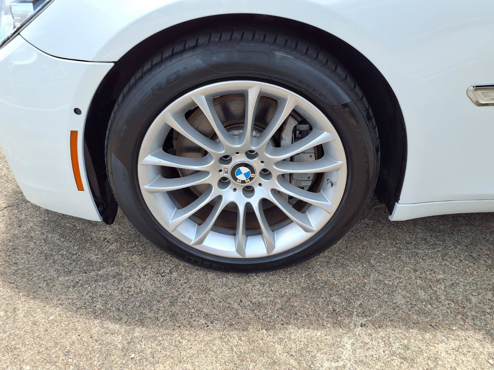Used 2014 BMW 750Li RWD image 25