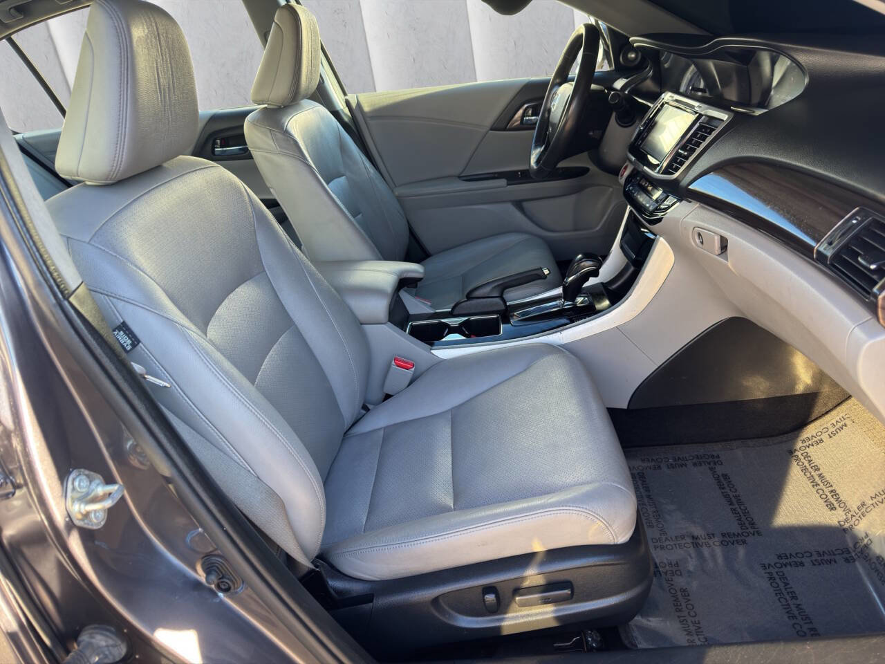 Used 2017 Honda Accord EX-L image 12