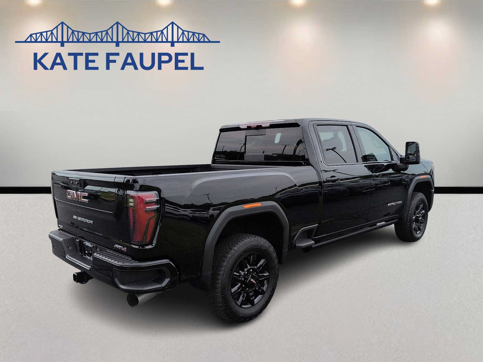 Used 2024 GMC Sierra 2500 AT4 w/ AT4 Premium Plus Package AWD/4WD image 7