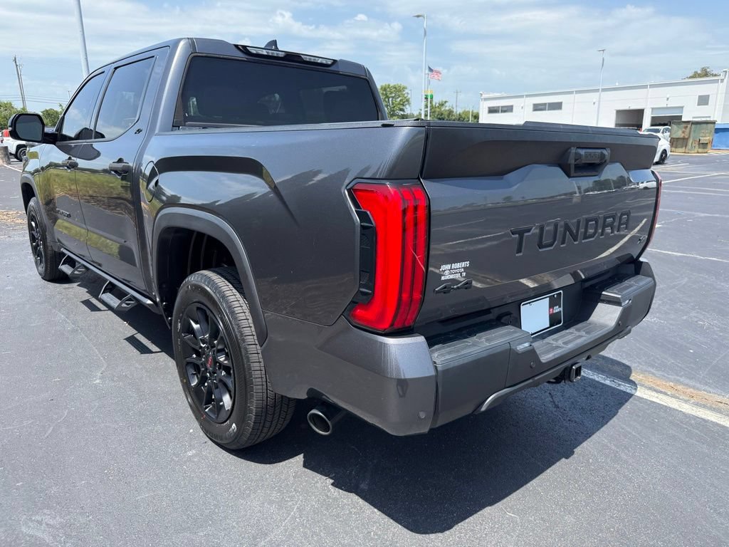 Used 2023 Toyota Tundra SR5 w/ SR5 Convenience Package AWD/4WD image 4