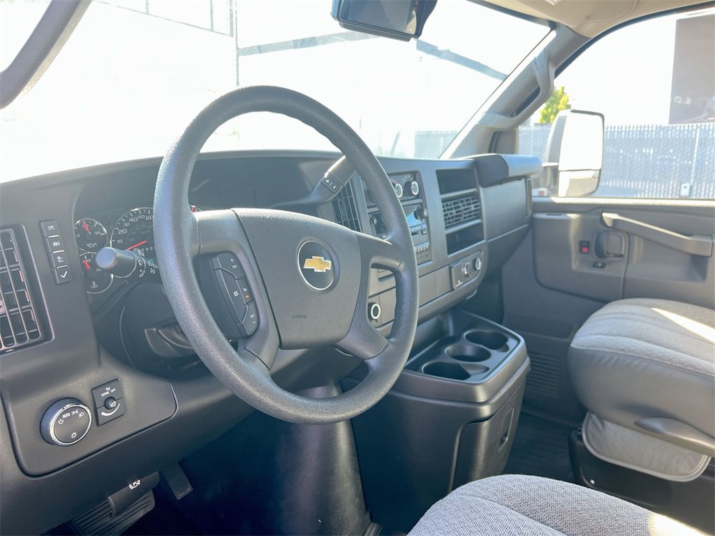 Used 2017 Chevrolet Express 3500 Work Van image 10