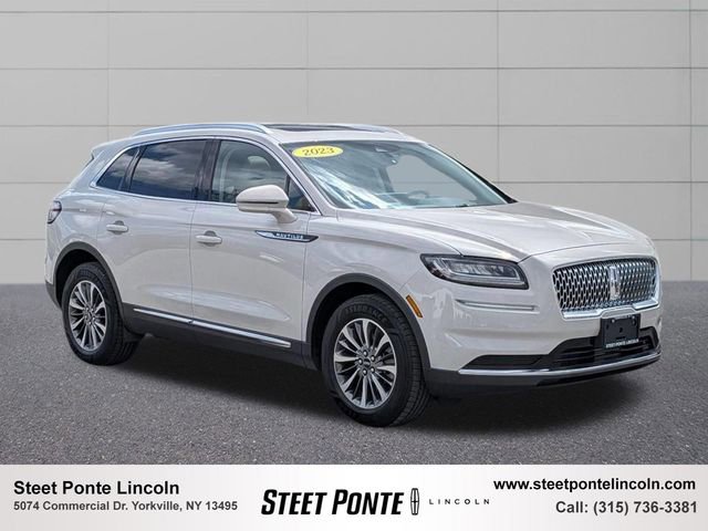 Used 2023 Lincoln Nautilus Reserve image 1