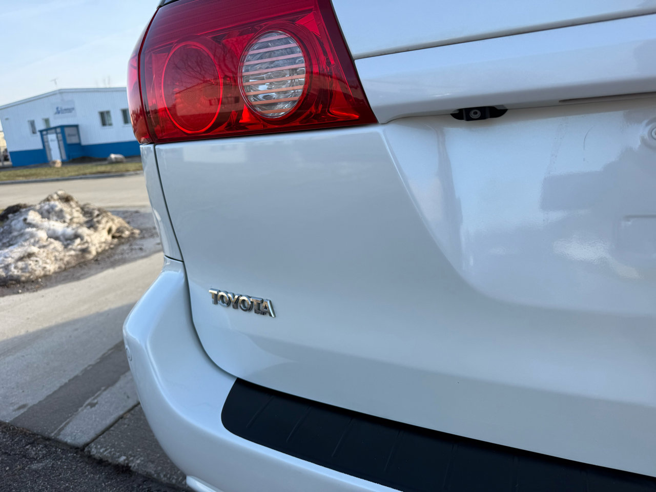 Used 2009 Toyota Sienna XLE image 8