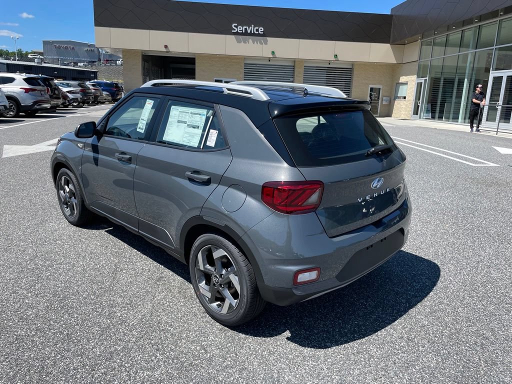 New 2026 Hyundai Venue SEL FWD image 5