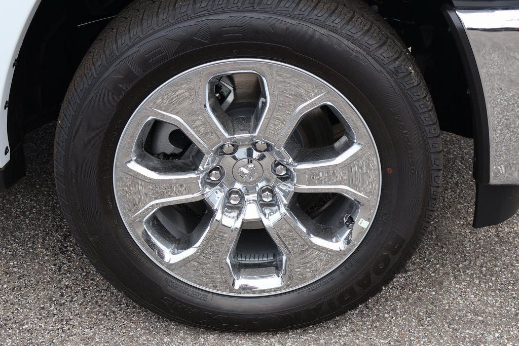Used 2025 RAM 1500 Big Horn AWD/4WD image 3