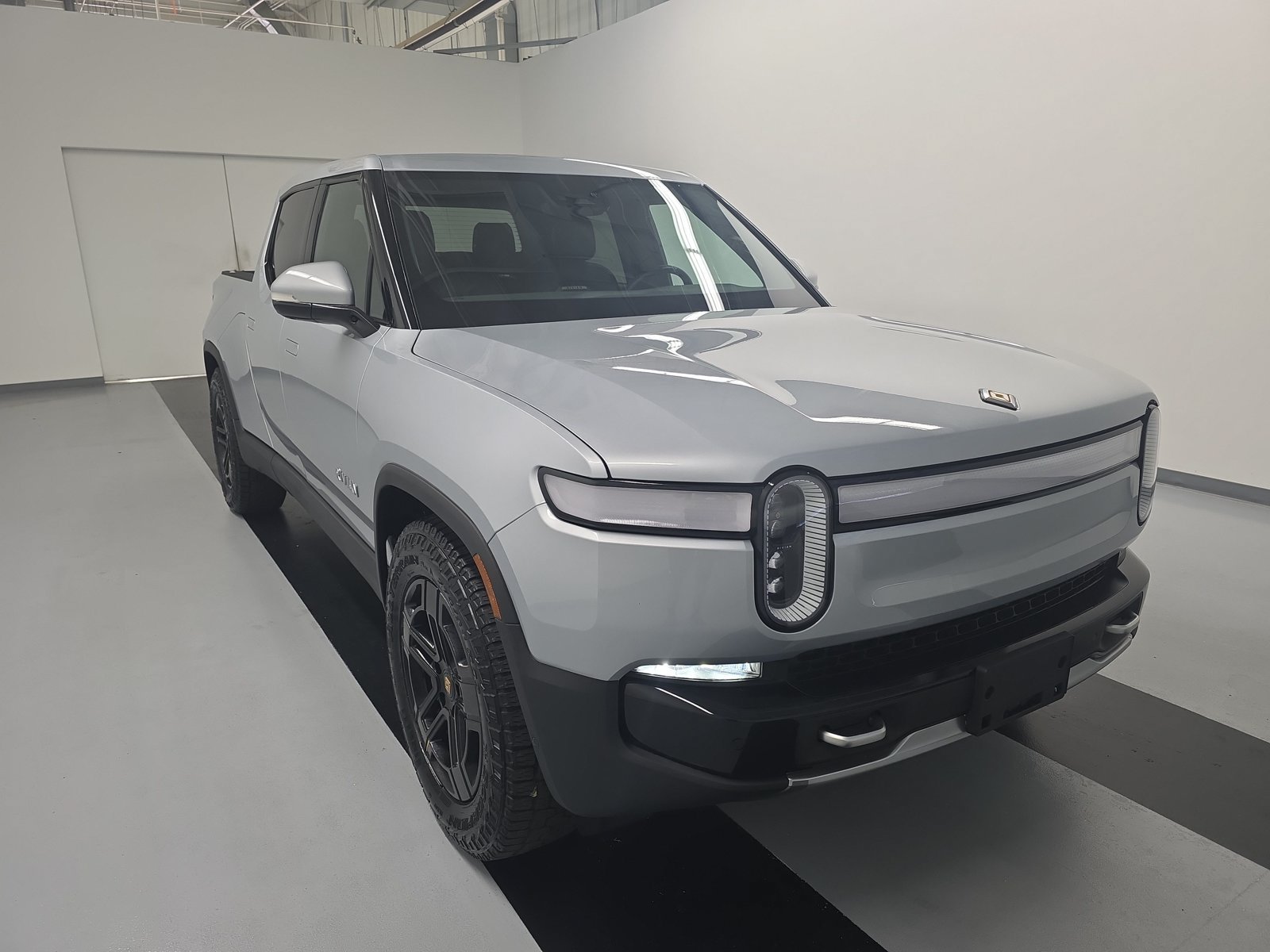 Used 2024 Rivian R1T Adventure Dual AWD/4WD image 7