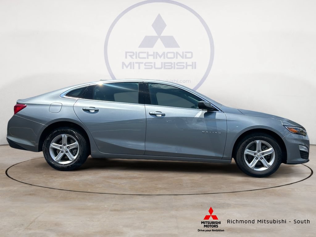 Used 2024 Chevrolet Malibu LT FWD image 2
