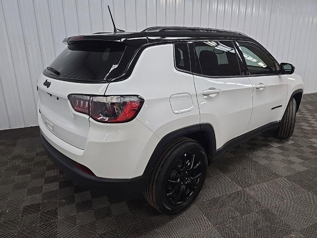 Used 2023 Jeep Compass Altitude image 10