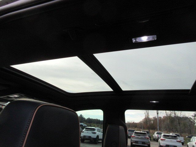 Used 2023 GMC Yukon XL AT4 w/ AT4 Premium Package image 17