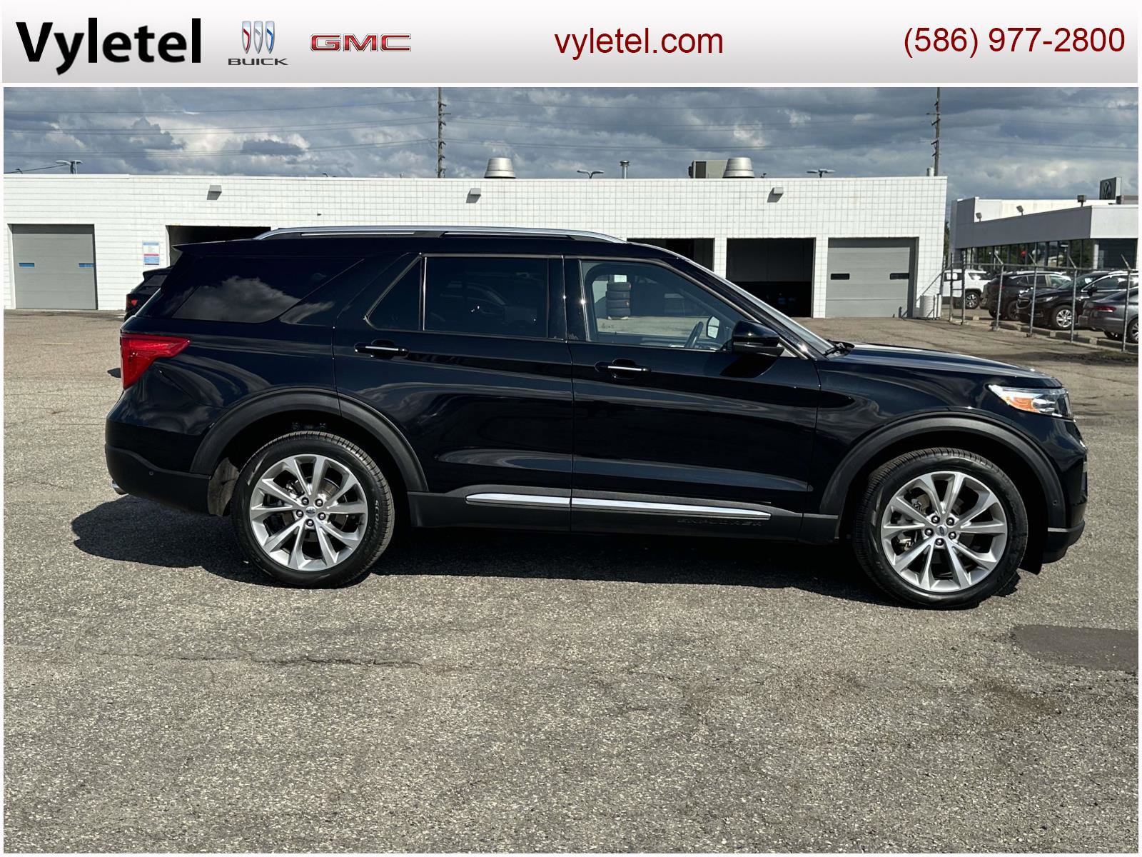 Used 2021 Ford Explorer Platinum w/ Equipment Group 601A image 2